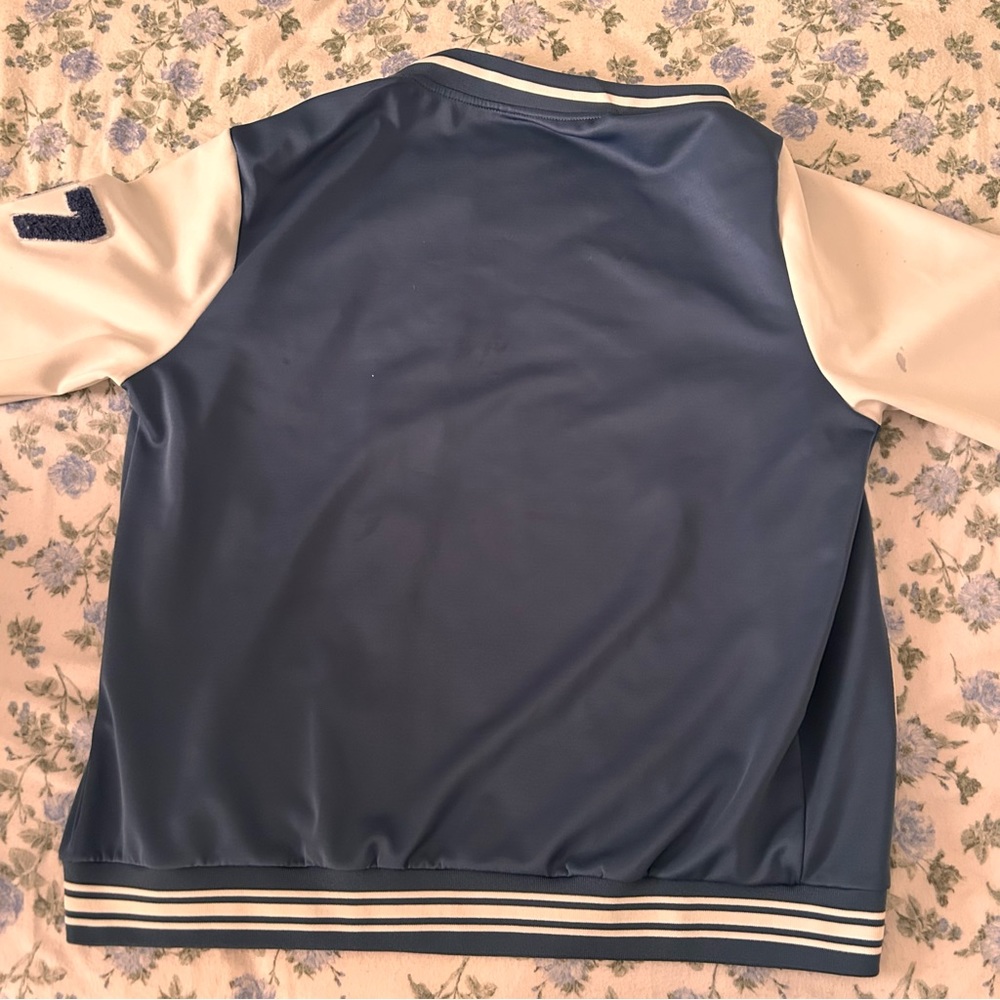 Varsity jacket, Letter R - Picture 2 of 4